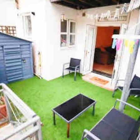 Lovely Two Bedroom Apartment, With Private Garden! Torquay Exterior photo